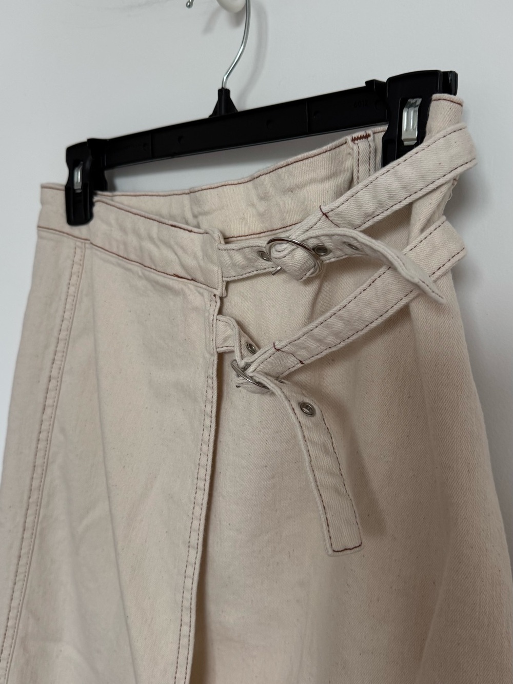 High-Waist Cream Canvas Denim Skirt with Wrap Belt Zara